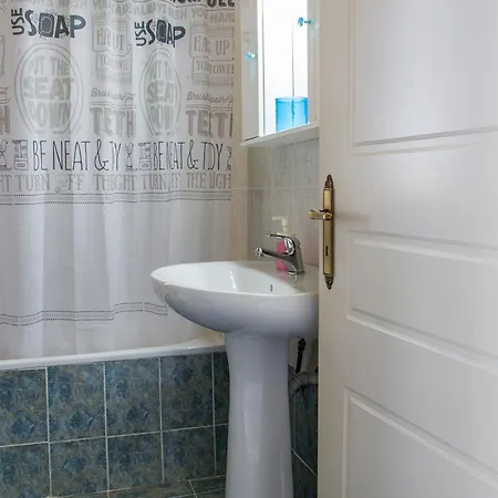 Beautiful Loft Ilion Apartment