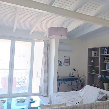 Beautiful Loft Ilion Apartment *
